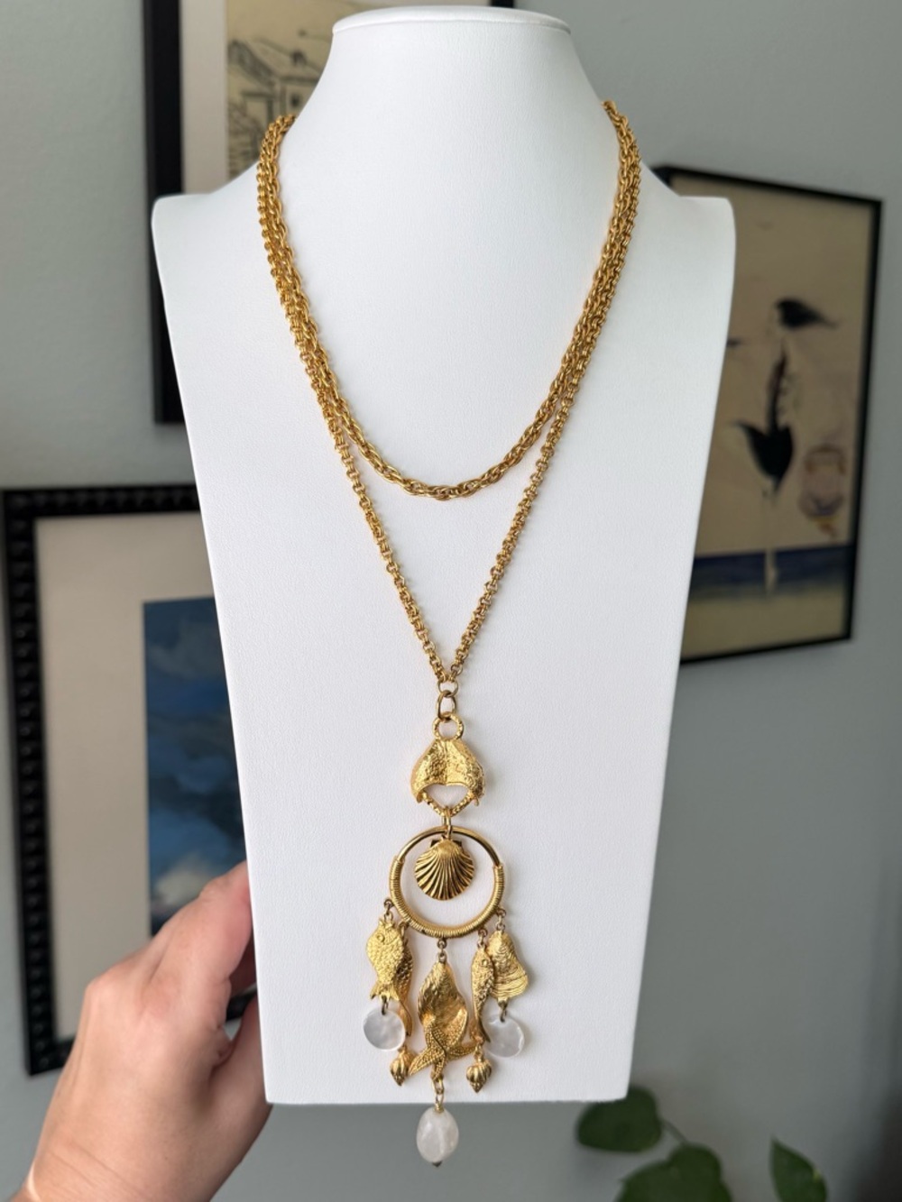 Vintage Gold-Tone Shell Fish Starfish Charm Pendant Necklace Pearl White Quartz